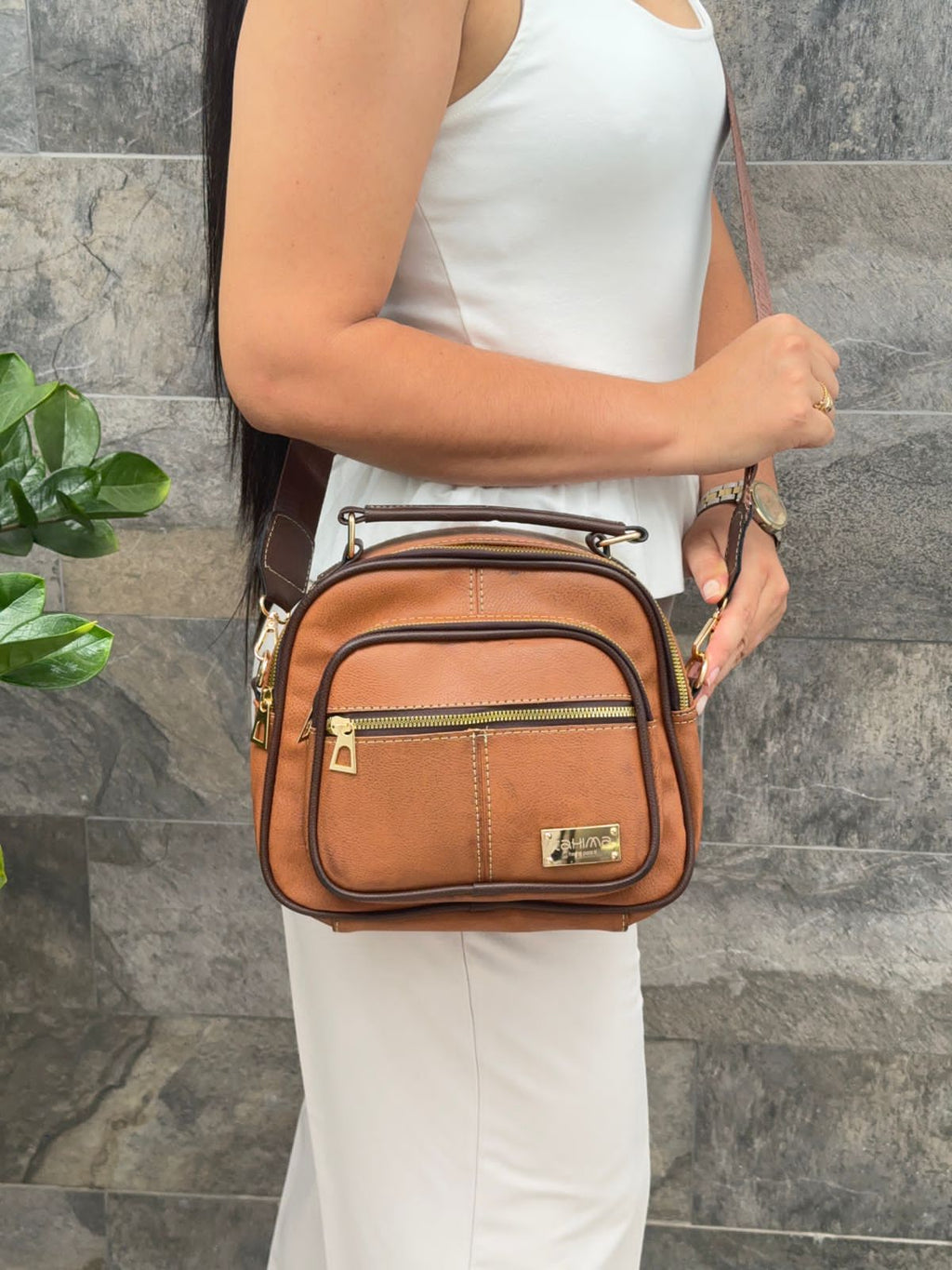 Bolso Premium Bandolera com Herrajes Dourados